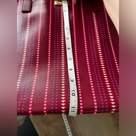 Kate Spade ECU Margareta Cranberry Heart X-large Tote - Picture 8 of 16